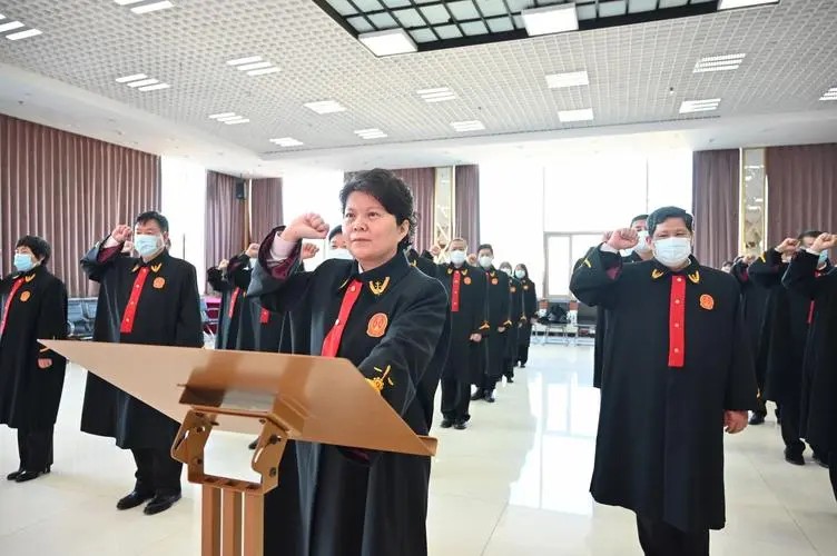 天津经济技术开发区管委会党委常委、副主任曹红钢一行莅临盈科全球一小时法律服务生态圈