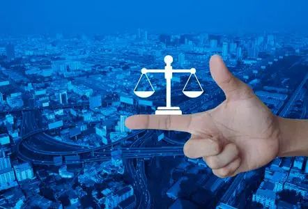 新疆文旅投资集团党委书记、董事长王宏江及阳光100置业集团董事长易小迪一行莅临