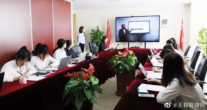 惠诚东莞所主任李捧玉律师荣获“参政议政先进个人”称号